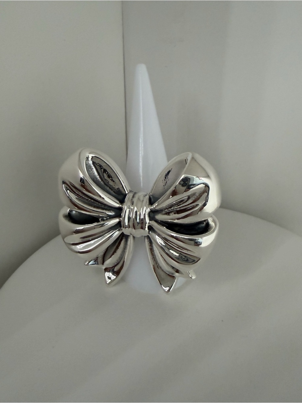 Huge Sterling Silver 925 Bow Ring size 8